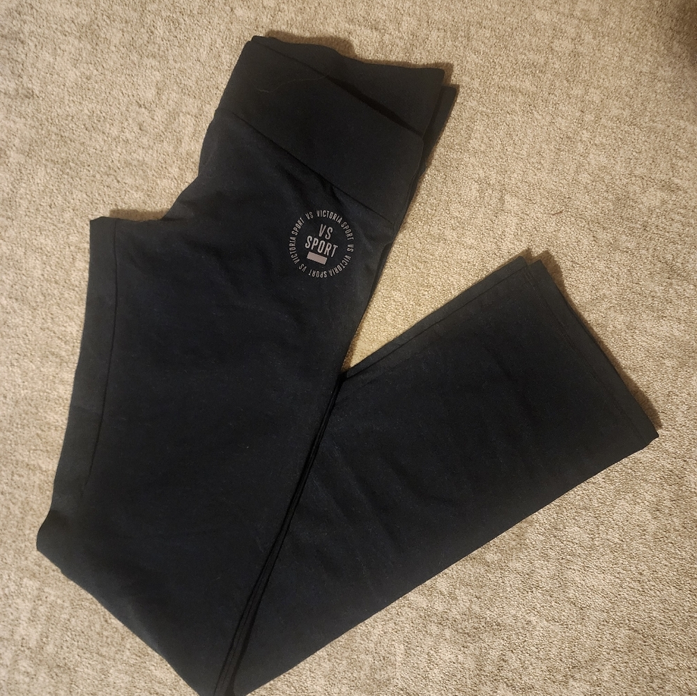 VS sport flare leggings size large